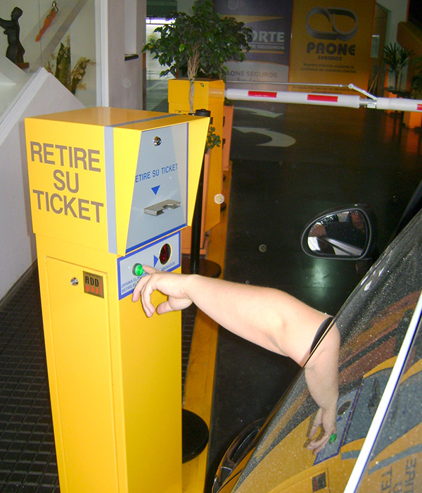 contact image
